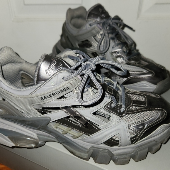 Balenciaga Metallic Sneaker - Picture 5 of 7